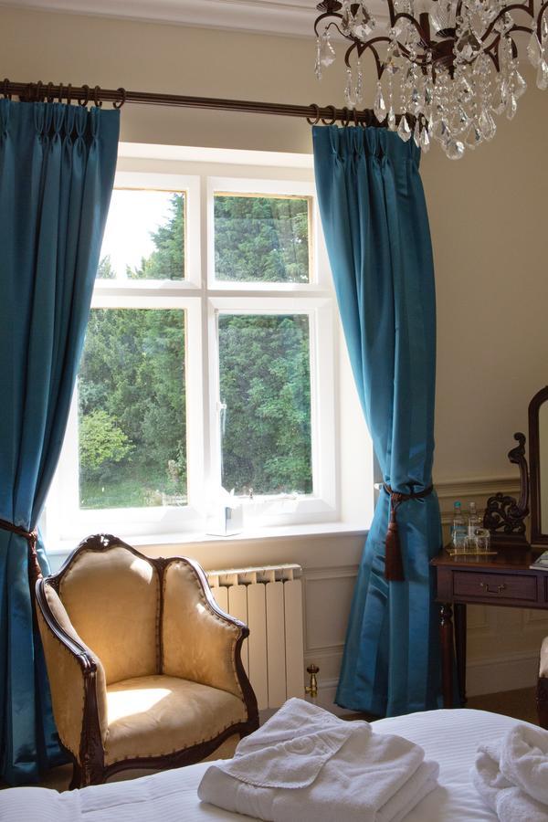Manor By The Lake كيلتنهام المظهر الخارجي الصورة