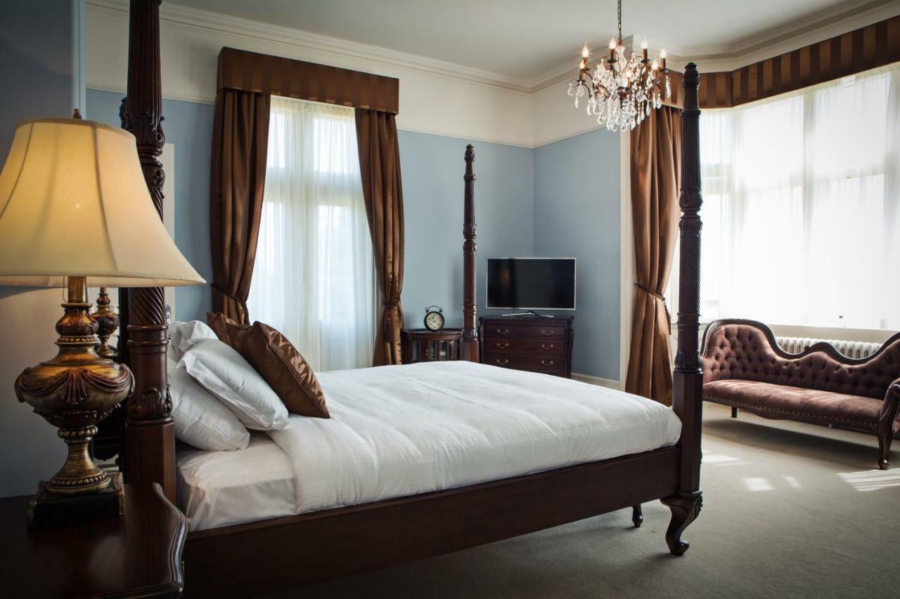 Manor By The Lake كيلتنهام المظهر الخارجي الصورة